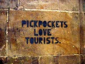 pickpockets love tourists, how to avoid pickpockets in Europe