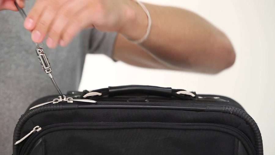 Why You Need to Lock Your Luggage Zippers – Even When Your Bag is Right Next to You