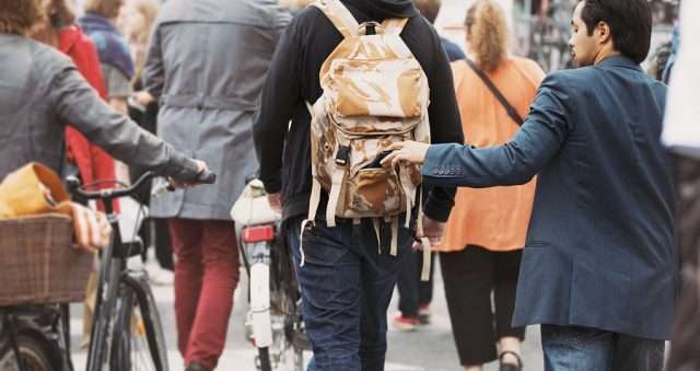 pickpocketing backpack