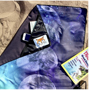 Beach towel with pocket to protect your possessions while at the beach