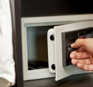 How to open a hotel safe, not as safe as your think